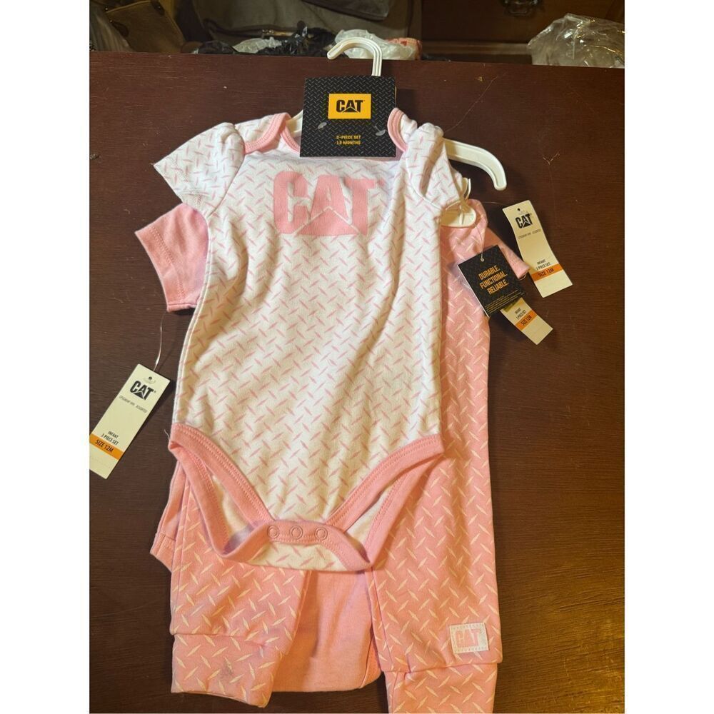NWT CAT 3 piece onsie set size 12months
